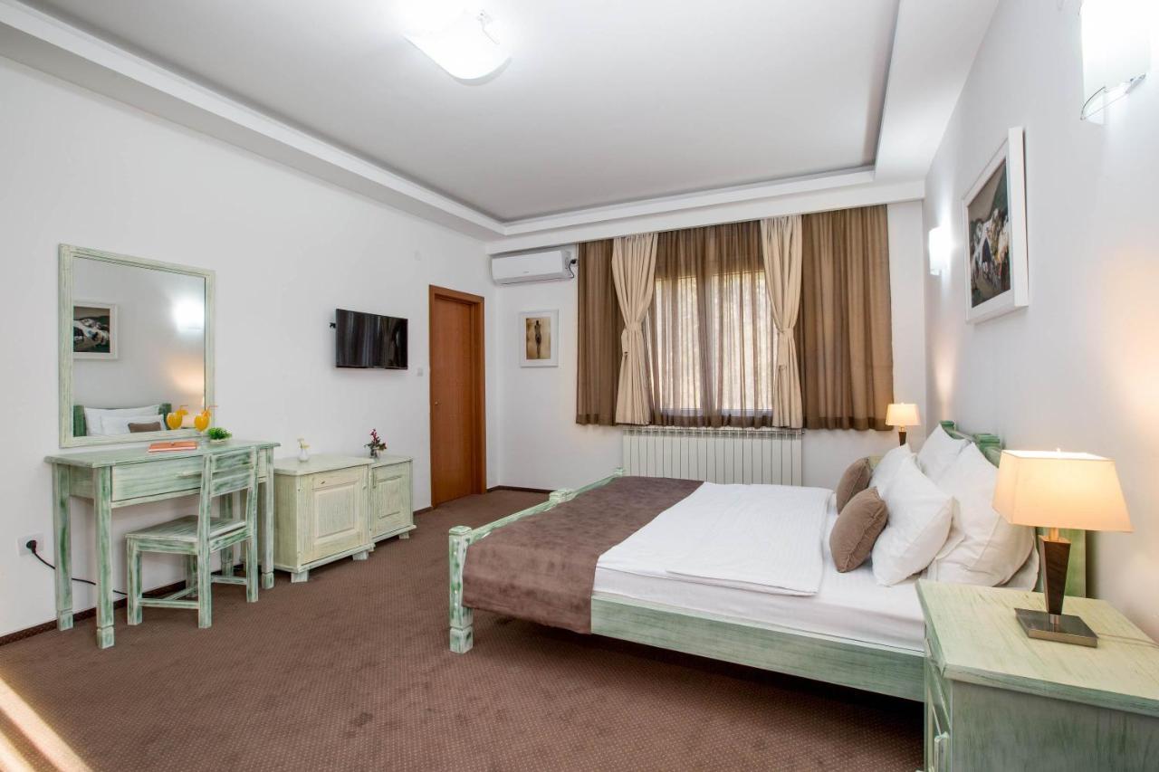 Hotel Trim Nikšić Екстериор снимка